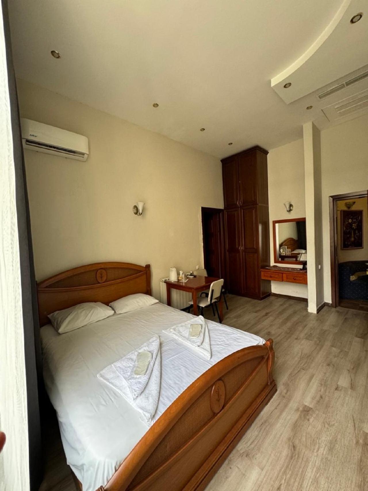 New Bella Hotel Erivan Exterior foto
