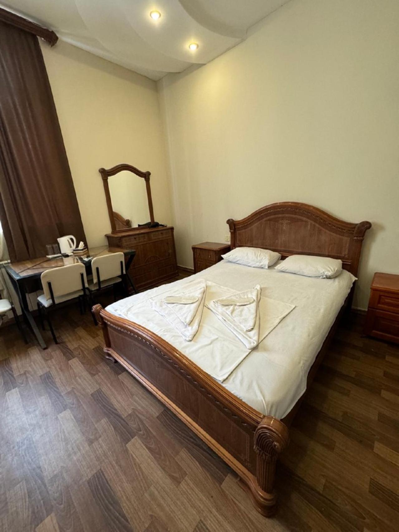 New Bella Hotel Erivan Exterior foto