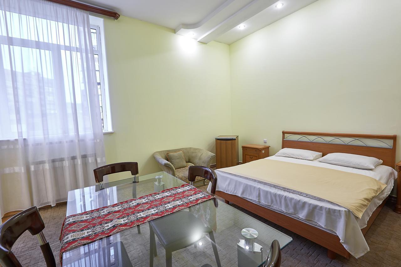 New Bella Hotel Erivan Exterior foto