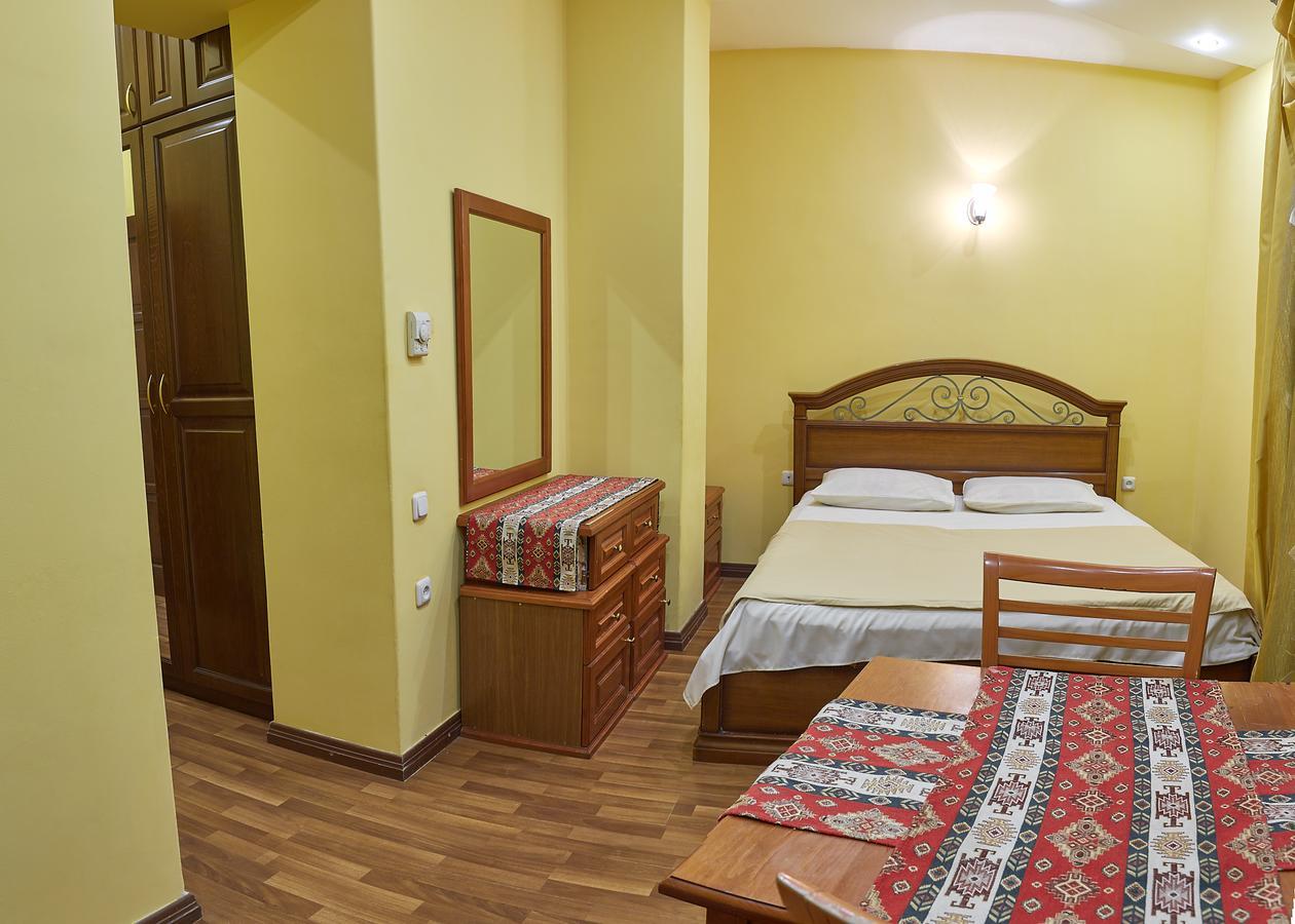New Bella Hotel Erivan Exterior foto